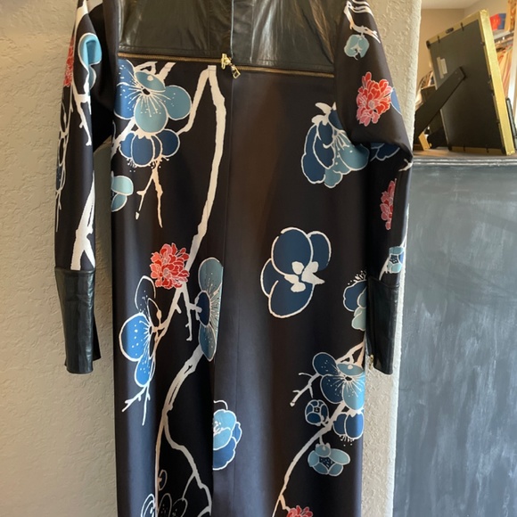 Mid length jacket - Picture 2 of 9